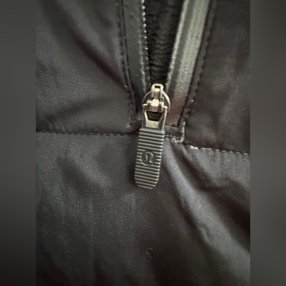 Lululemon Down For It All Jacket - Women’s Size 6 - Picture 4 of 7